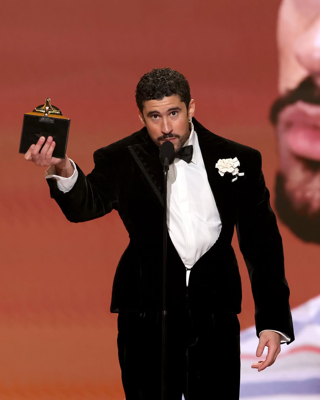 Bad Bunny。(翻攝自IG@GRAMMYS)